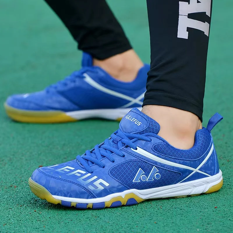 Sepatu Badminton Sneakers 2026 - Badminton Umpire ulasan dan harga